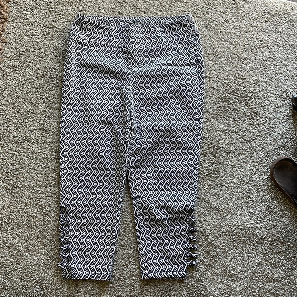 Venus capris - Picture 2 of 11